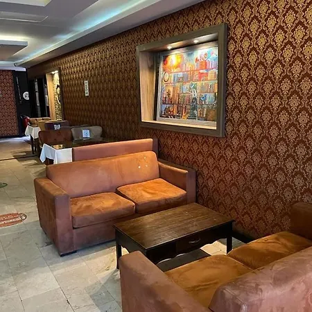Metro Hotel