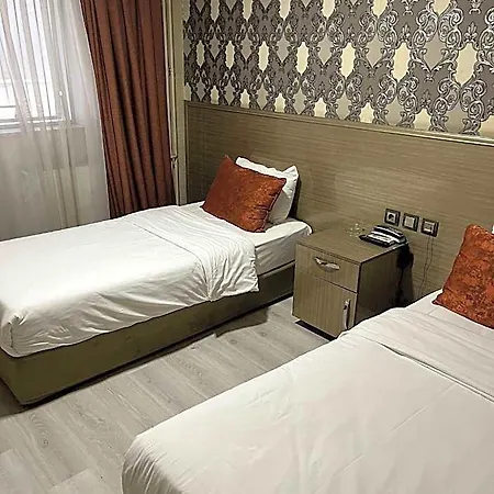 Metro Hotel